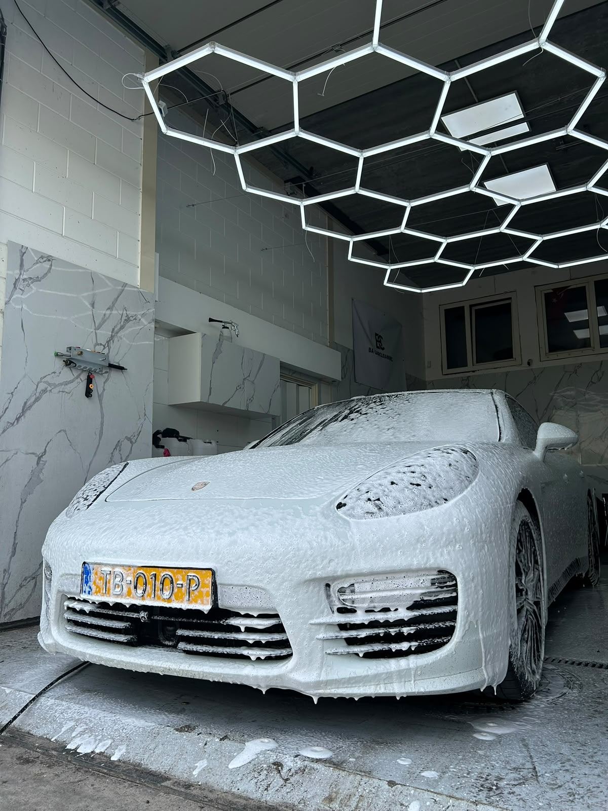 Porsche Panamera snowfoam behandeling